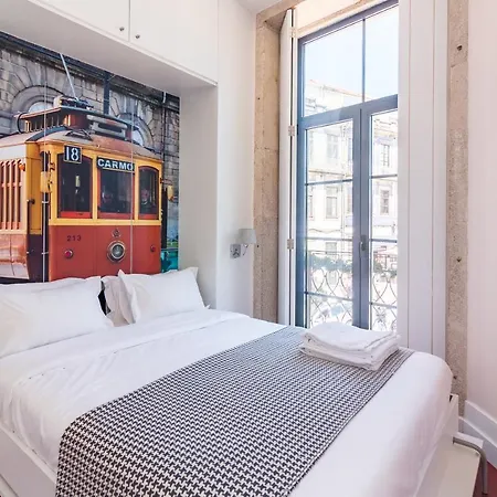On - Center Apartment *